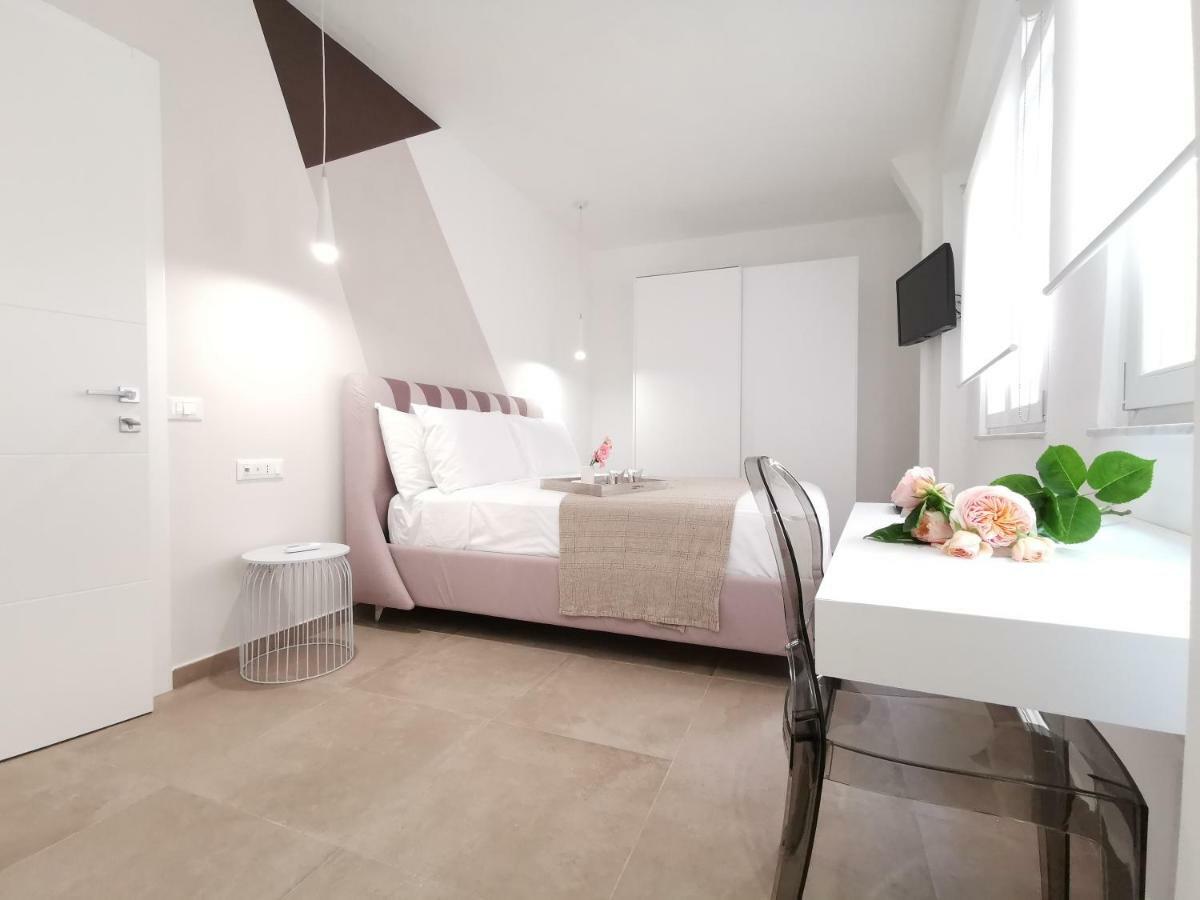 Suitesgaribaldi Cagliari Exterior foto